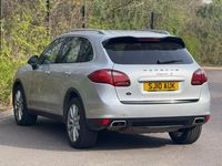 Used Porsche Cayenne 237 HP (174 kW) 2010 Silver SUV