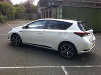 Used Toyota Auris Hybrid Design 2018 White Hatchback