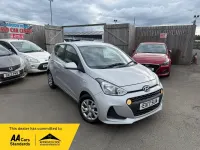 Usado Hyundai i10 SE 66 CV (48 kW) 2017 Plateado Utilitario
