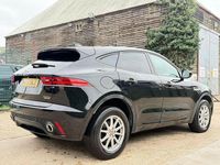 Usado Jaguar E-Pace R-Dynamic 150 HP (110 kW) 2019 Preto SUV