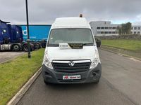 Used Vauxhall Movano 125 HP (91 kW) 2015 White MPV