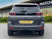 Usado Peugeot 5008 GT 130 HP (95 kW) 2023 Cinzento SUV