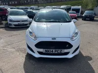 Used Ford Fiesta Zetec 125 HP (91 kW) 2014 White Hatchback