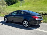 Begagnad Vauxhall Insignia 2013 Svart Halvkombi
