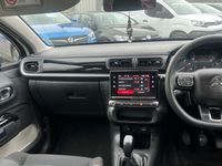 Used Citroën C3 PureTech 83 HP (61 kW) 2022 White Hatchback