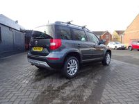 Used Skoda Yeti SE 105 HP (77 kW) 2014 Grey SUV