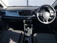 Begagnad Kia Rio 83 HK (61 kW) 2022 Röd Halvkombi