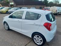 Used Vauxhall Viva 75 HP (55 kW) 2017 White Hatchback