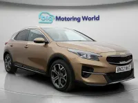 Usado Kia XCeed 160 HP (117 kW) 2022 Castanho SUV