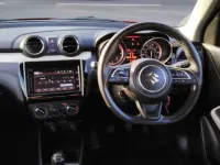 Usado Suzuki Swift SZ-L 83 CV (61 kW) 2023 Rojo Utilitario