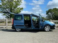 Used Peugeot Partner Tepee Outdoor 90 HP (66 kW) 2010 Blue MPV