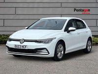 Second-hand VW Golf VIII Life 108 CP (79 kW) 2023 Alb Hatchback