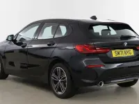 Usado BMW 118 Sport Line 134 HP (98 kW) 2022 Preto Citadino