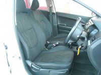 Used Kia Picanto 84 HP (61 kW) 2014 White Hatchback