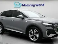 Usado Audi Q4 e-tron S-Line 150 kW (204 HP) 2022 Cinzento SUV