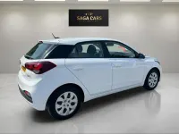 Used Hyundai i20 75 HP (55 kW) 2019 White Hatchback