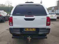 Used Toyota HiLux Active 150 HP (110 kW) 2020 White Pickup