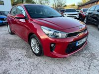Begagnad Kia Rio 2017 Röd Halvkombi
