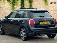 Używany Mini Cooper Exclusive 134 KM (98 kW) 2023 Czarny Hatchback