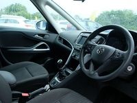 Used Vauxhall Zafira Tourer Design Edition 138 HP (101 kW) 2017 White MPV