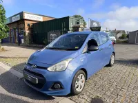 Used Hyundai i10 67 HP (49 kW) 2015 Blue Hatchback
