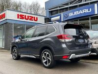 Usado Subaru Forester Premium 150 HP (110 kW) 2024 Cinzento SUV