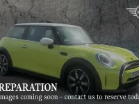 Begagnad Mini Cooper Exclusive 134 HK (98 kW) 2023 Gul Halvkombi