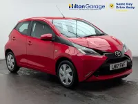 Second-hand Toyota Aygo X-play 68 CP (50 kW) 2017 Roșu Hatchback