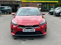 Käytetty Kia Ceed 158 HP (116 kW) 2023 Punainen Viistoperä