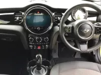 Used Mini Cooper Classic 134 HP (98 kW) 2022 Yellow Hatchback