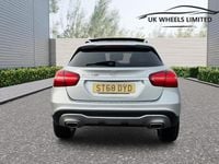 Used Mercedes GLA250 Premium Plus 211 HP (155 kW) 2018 Silver SUV