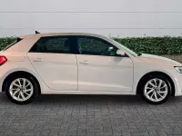 Begagnad Audi A1 Sport 108 HK (79 kW) 2024 Vit SUV
