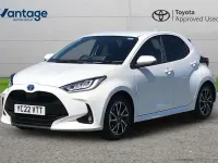 Used Toyota Yaris Design 113 HP (83 kW) 2022 White Hatchback