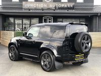 Usado Land Rover Defender SE Dynamic 2025 Preto SUV