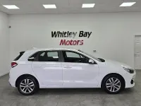 Used Hyundai i30 SE 120 HP (88 kW) 2018 White Hatchback