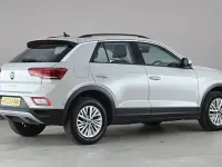 Usado VW T-Roc Life 110 HP (80 kW) 2024 SUV