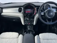 Used Mini Cooper Exclusive 134 HP (98 kW) 2022 Red Hatchback