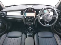 Usado Mini Cooper Exclusive 136 CV (100 kW) 2023 Rojo Utilitario