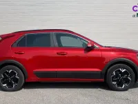 Begagnad Kia e-Niro 147 kW (201 HK) 2024 Röd SUV