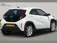 Used Toyota Aygo X PURE 72 HP (52 kW) 2023 White SUV