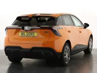 Begagnad MG MG4 EV Trophy 319 kW (435 HK) 2025 Orange Halvkombi