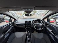 Used Renault Clio IV Dynamique 75 HP (55 kW) 2014 Red Hatchback