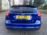 Używany Ford Focus Zetec 2015 Niebieski Hatchback