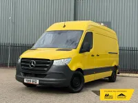 Used Mercedes Sprinter 143 HP (105 kW) 2019 Yellow Van