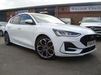 Begagnad Ford Focus ST-Line X 2024 Vit Halvkombi