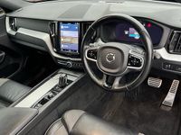 Used Volvo XC60 R-Design 197 HP (144 kW) 2021 Fusion red SUV