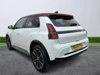 Used Renault R5 Iconic 110 kW (150 HP) 2026 Artc wt+blck rf Hatchback