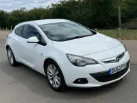 Used Vauxhall Astra GTC SRi 140 HP (102 kW) 2013 White Hatchback