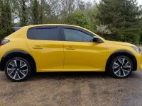 Used Peugeot 208 GT-line 129 HP (94 kW) 2020 Yellow Hatchback