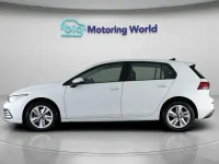 Usado VW Golf VIII Life 150 HP (110 kW) 2022 Branco Citadino